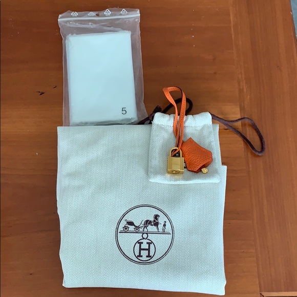 Hermes PLEASE READ BEFORE BUYING OR OFFERING - Picture 9 of 14